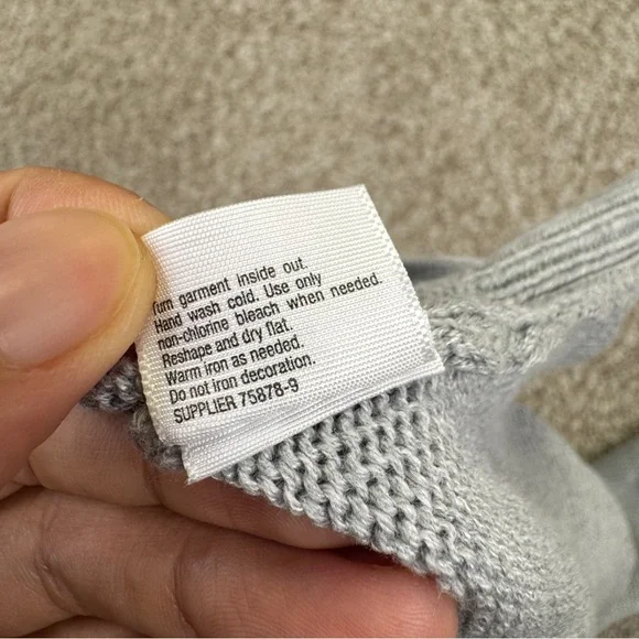 St. John's Bay Gray Knitwear Sweater Pearl Womens Size L - Picture 15 of 15